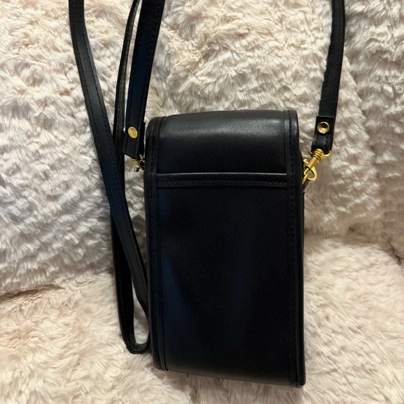 Coach dupe black crossbody bag with gold hardware - Picture 2 of 3